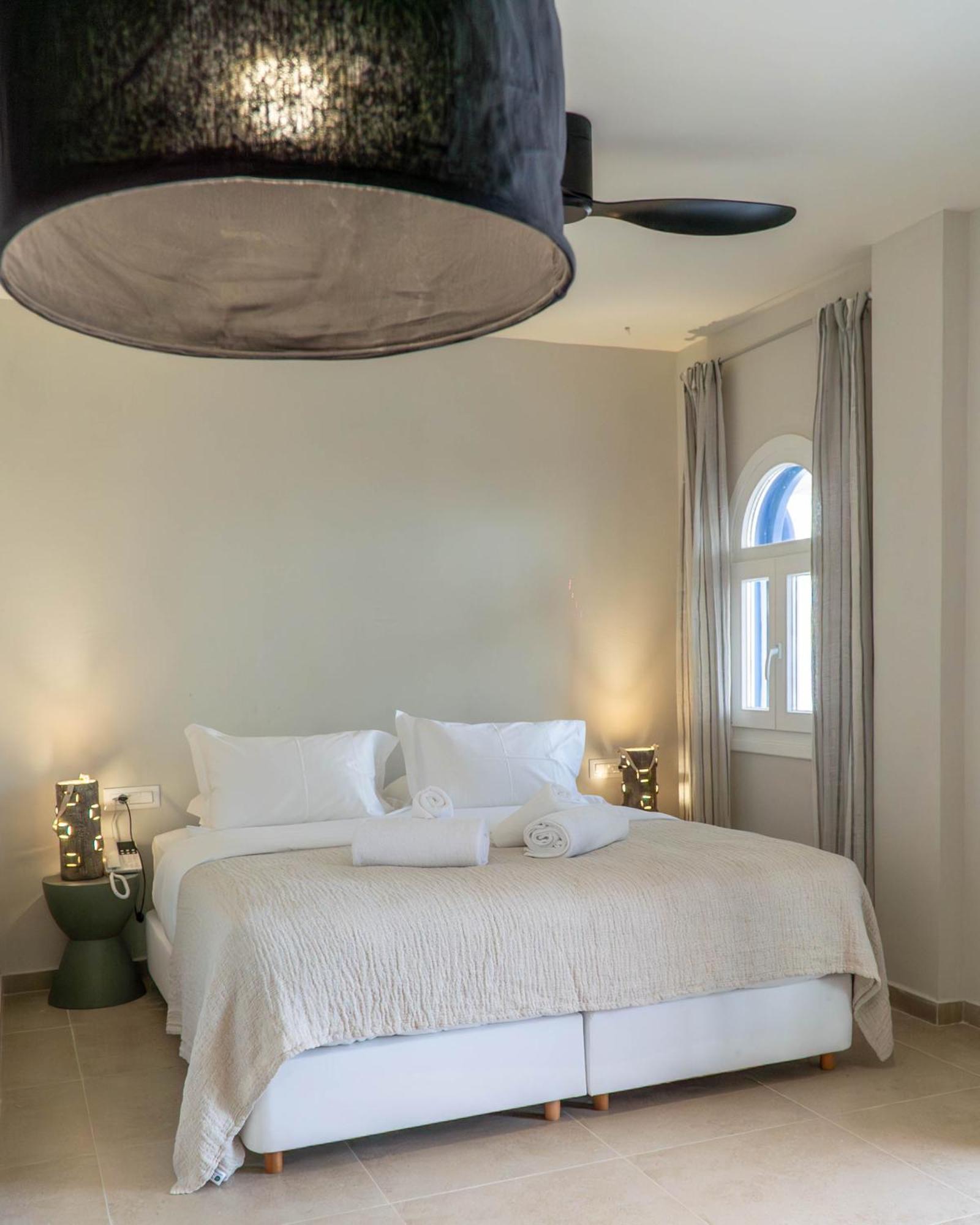 The Noverian Bios Santorini Boutique Hotel Fira  Zimmer foto