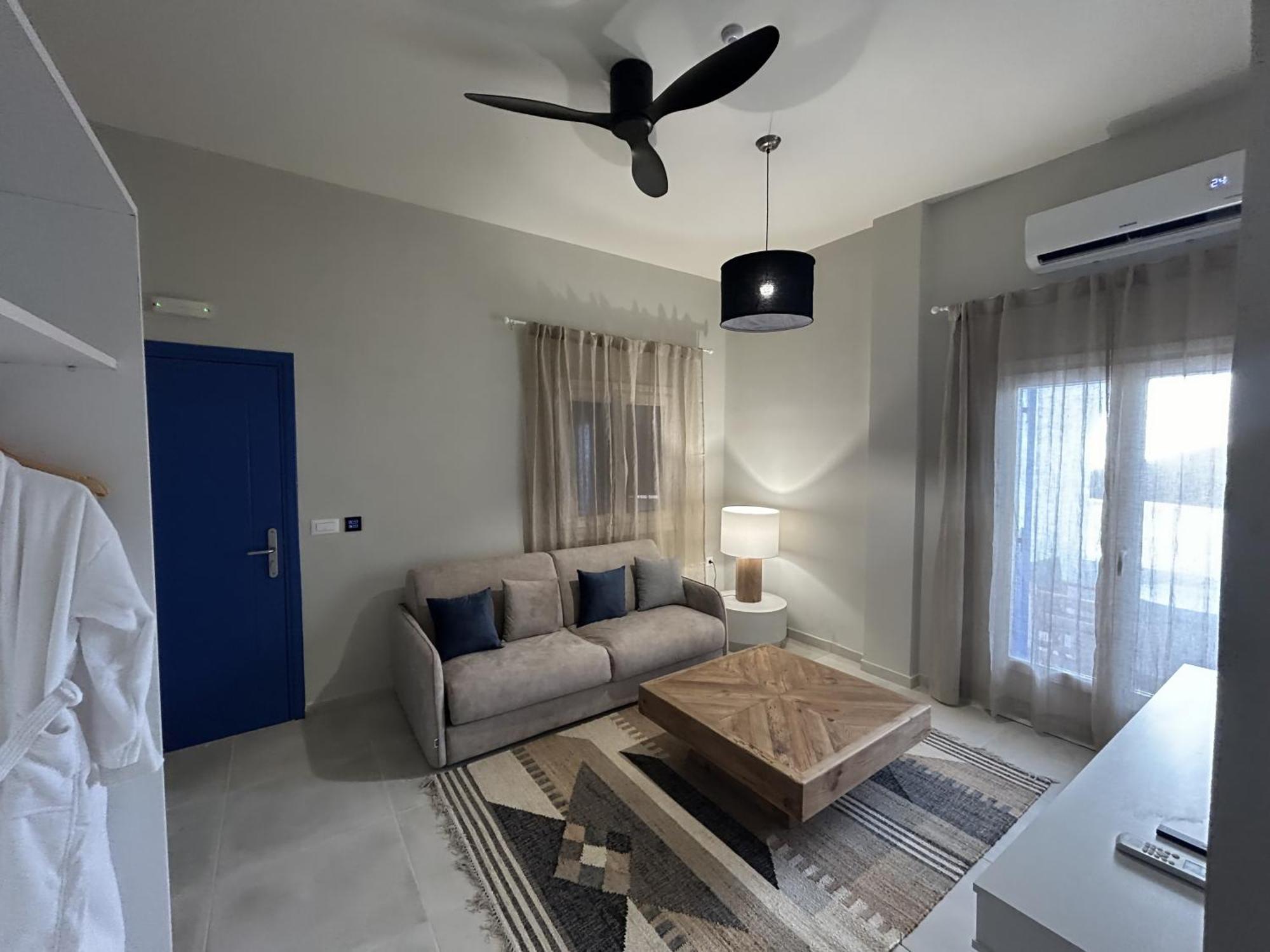 The Noverian Bios Santorini Boutique Hotel Fira  Zimmer foto