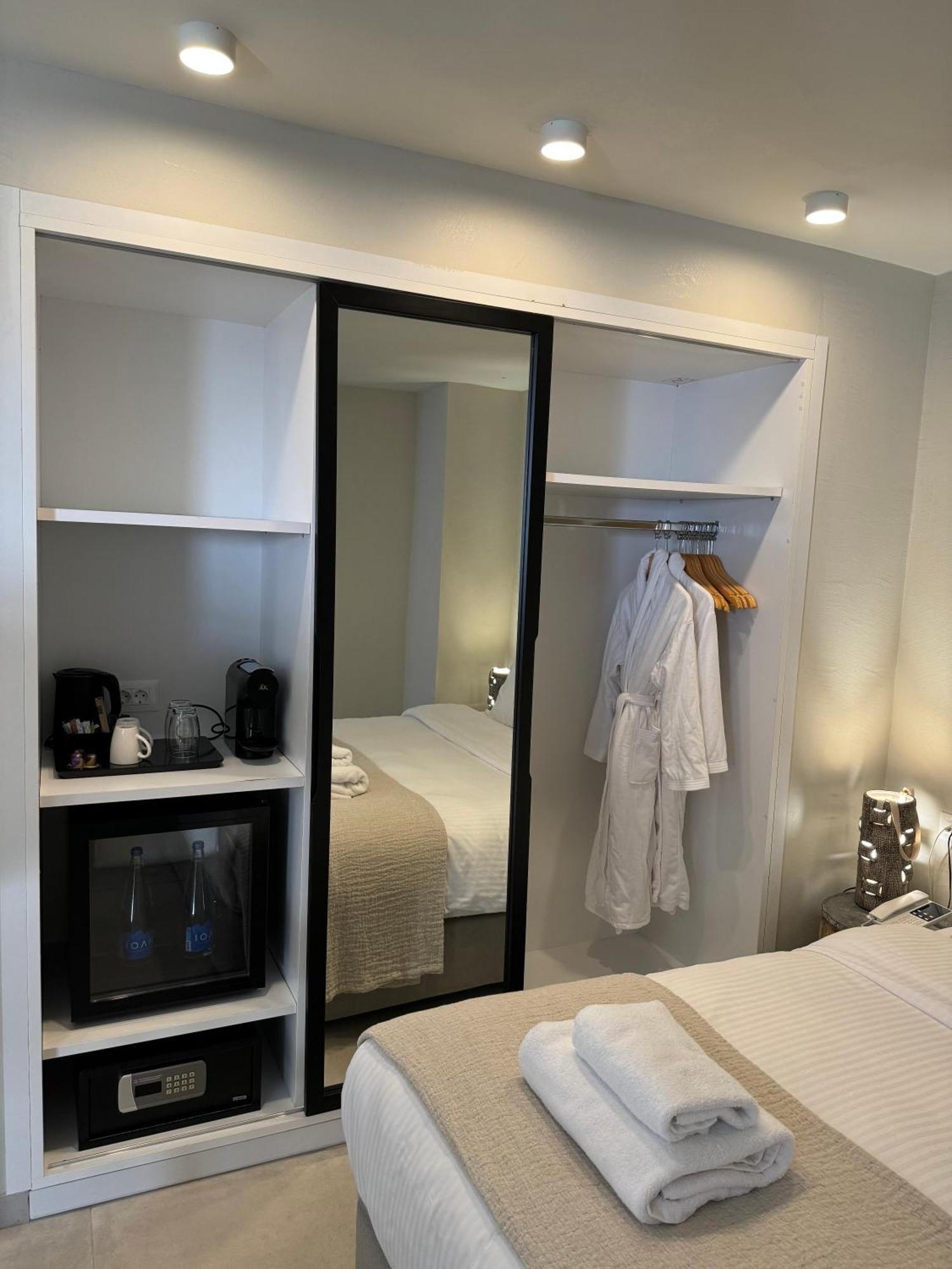 The Noverian Bios Santorini Boutique Hotel Fira  Zimmer foto